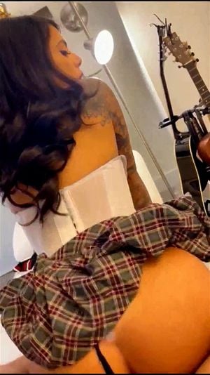 GINA VALENTINA thumbnail