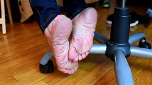 White Woman Feet thumbnail