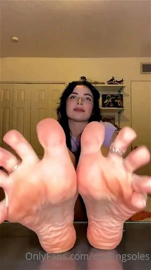 Feet (Non Nude) thumbnail