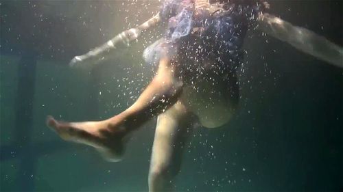 Big Bouncing Tits Underwater - Watch Big bouncing tits underwater in the pool - Babe, Public, Hd Porn Porn  - SpankBang