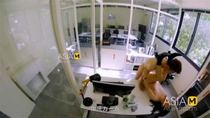 Watch from 0:05:28