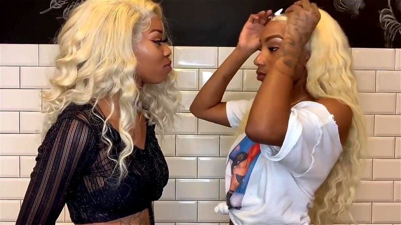 lesbian kiss lesbian kiss