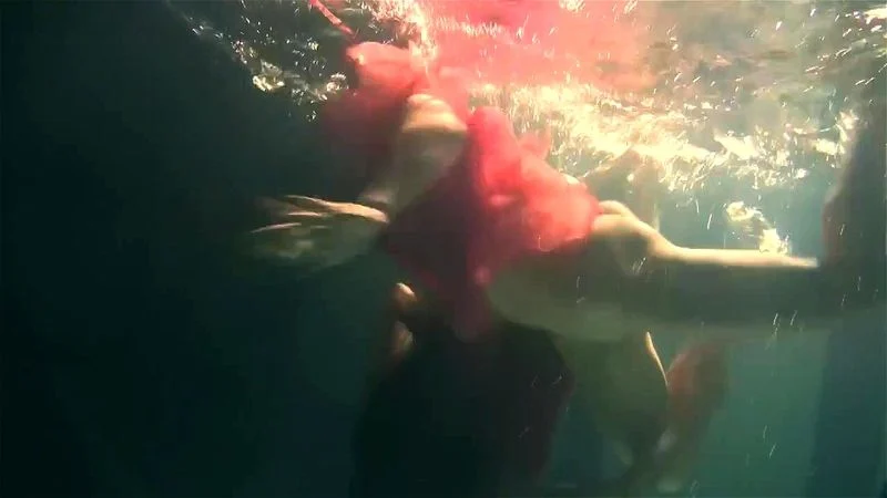 Lilia Mihalkova and Natalia Kupalka underwater lesbians