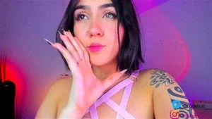 Latina thumbnail