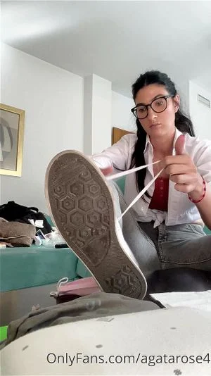 Lesbian Foot Sniffing thumbnail