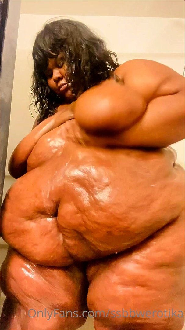 Ebony Ssbbw shower