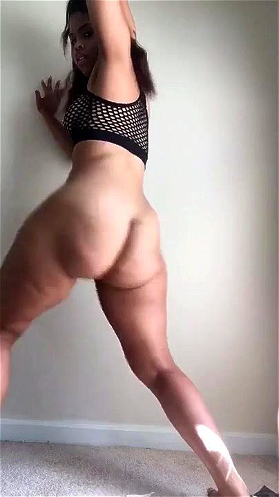 Ebony Twerk: Big Ass, Solo & Big Dick Porn - SpankBang