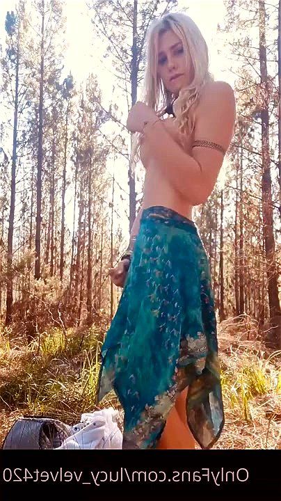 Shemale in the woods - Wank, Woods, Tranny Porn - SpankBang