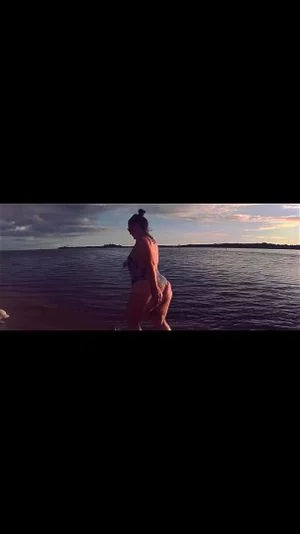 Miss Hourglass thumbnail