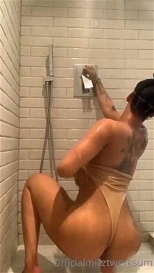 Mizz twerksum onlyfans  thumbnail