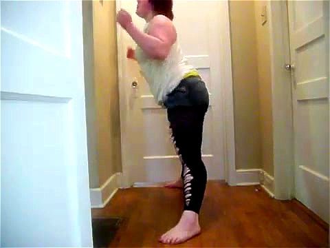 Black leggings shaking her ass