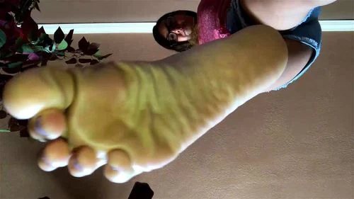babe, big feet, amateur, foot fetish