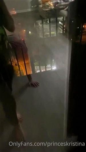 Guarda da 0:00:17