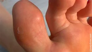 feet thumbnail