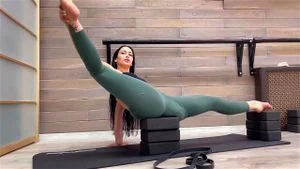 Gym / leggings / workout thumbnail