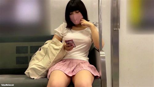 電車対面 Porn - SpankBang