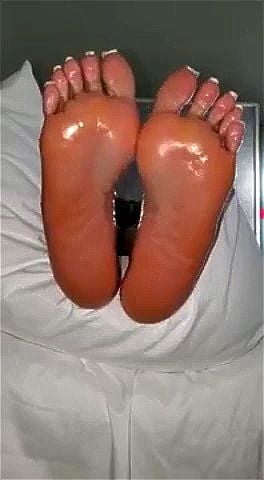 bigmeaty fucking feet oh my god