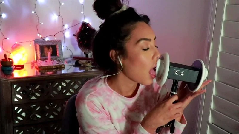 Beautiful Mouth Latina ASMR