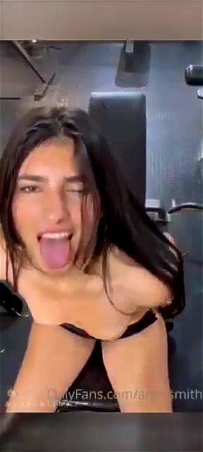 Watch from 0:00:32