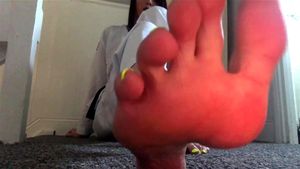 long toes thumbnail