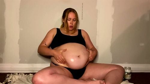 Eating Pregnant Belly Nude - Watch Cute BBW Oiling Belly - Fat, Oil, Plump Porn - SpankBang