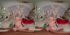 VRLolaTaylor thumbnail