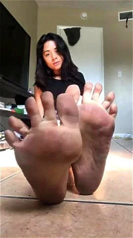 Latina cute footjob/soles  thumbnail