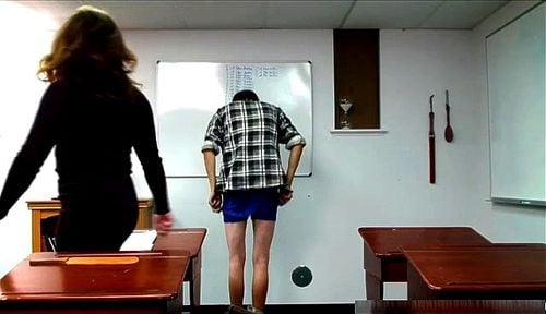 F/M fessée - scènes de correction dominante et excitante Vidéo Porno - SpankBang