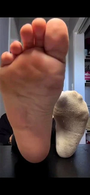 gym feet/stinky feet thumbnail