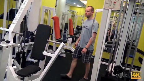 HUNT4K. Cute girl instead of training has sex in gym with rich hunter: Blowjob, Cowgirl & Pov Porn