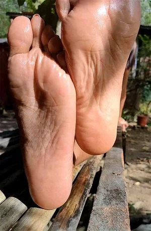 Feet4 thumbnail