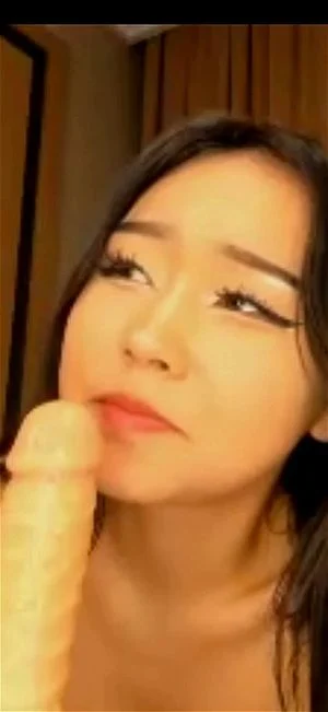 縦ディルドフェラ thumbnail
