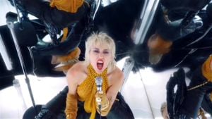 MILEY CYRUS thumbnail
