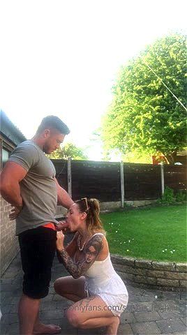 ajx outside husband and wife Vidéo Porno - SpankBang