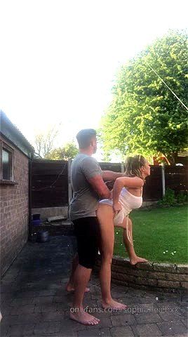 ajx outside husband and wife Vidéo Porno - SpankBang