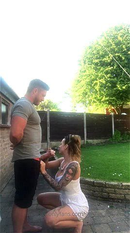 ajx outside husband and wife Vidéo Porno - SpankBang