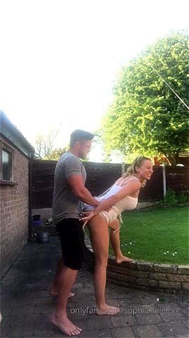 ajx outside husband and wife Vidéo Porno - SpankBang
