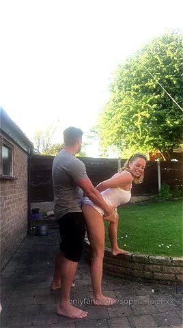 ajx outside husband and wife Vidéo Porno - SpankBang