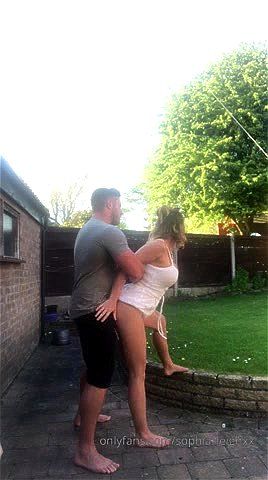 ajx outside husband and wife Vidéo Porno - SpankBang
