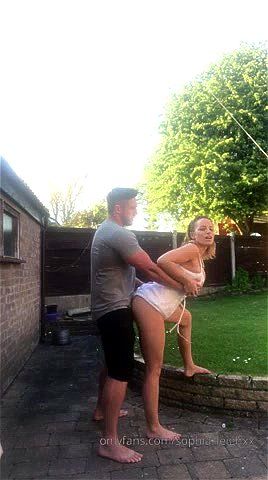 ajx outside husband and wife Vidéo Porno - SpankBang