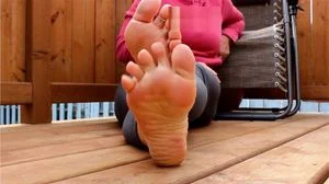 Feet with toe rings thumbnail