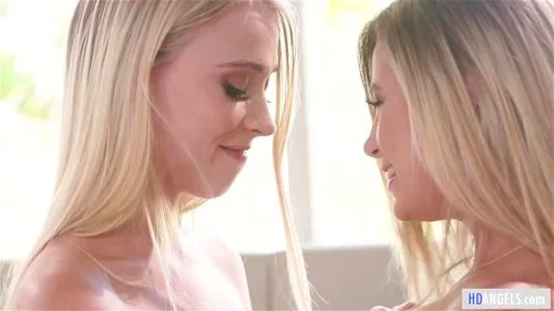 Lesbian sex before a trip - Carolina Sweets and Riley Anne