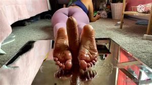 Footjob on Dildo thumbnail