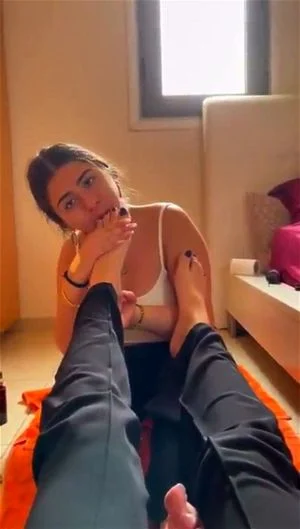 feet thumbnail