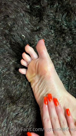 Asian feet thumbnail