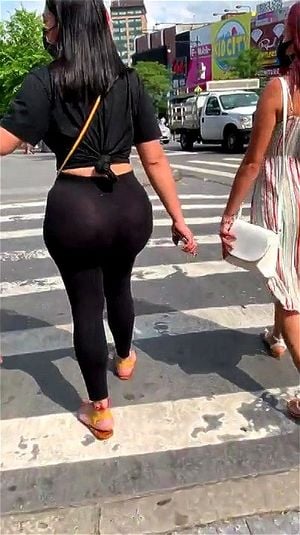 Candid ass thumbnail