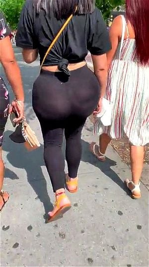 Candid ass thumbnail