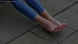 long feet thumbnail