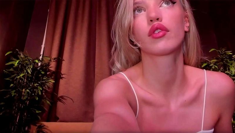 Hot model dildo fuck Hot model dildo fuck