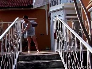 Watch from 0:00:33